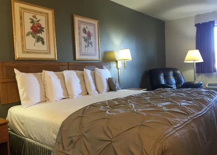 Amerihost Inn & Suites - Mexico