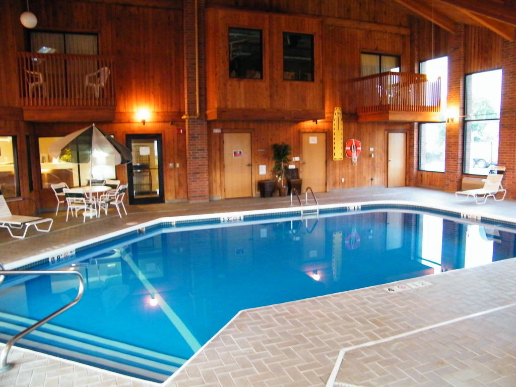 Hotel Amerihost & -