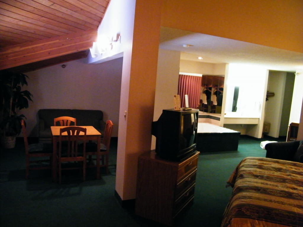 Hotel Amerihost & - Mexico