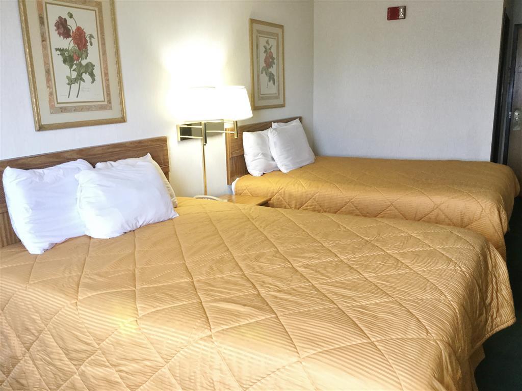 Amerihost & - Hotel 2*